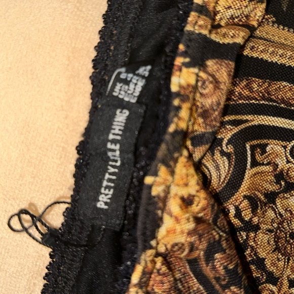 PRETTY LITTLE THING ABSTRACT SKIRT - Picture 5 of 8